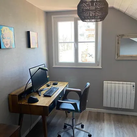 Апартаменты Gite Confortable A Avec Vue Sur Lac, 3 Chambres, Balcon, Garage Et Parking Privatif - Fr-1-589-423 Жерарме